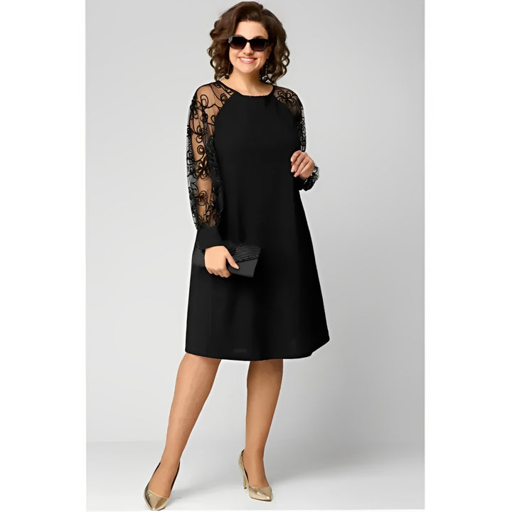 Lisa™ | Lace dress with round neckline and long sleeves