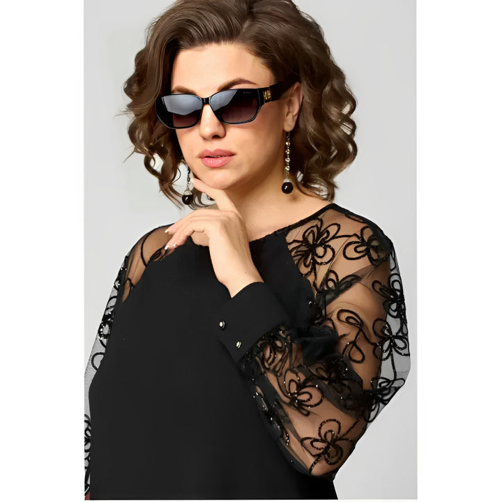 Lisa™ | Lace dress with round neckline and long sleeves
