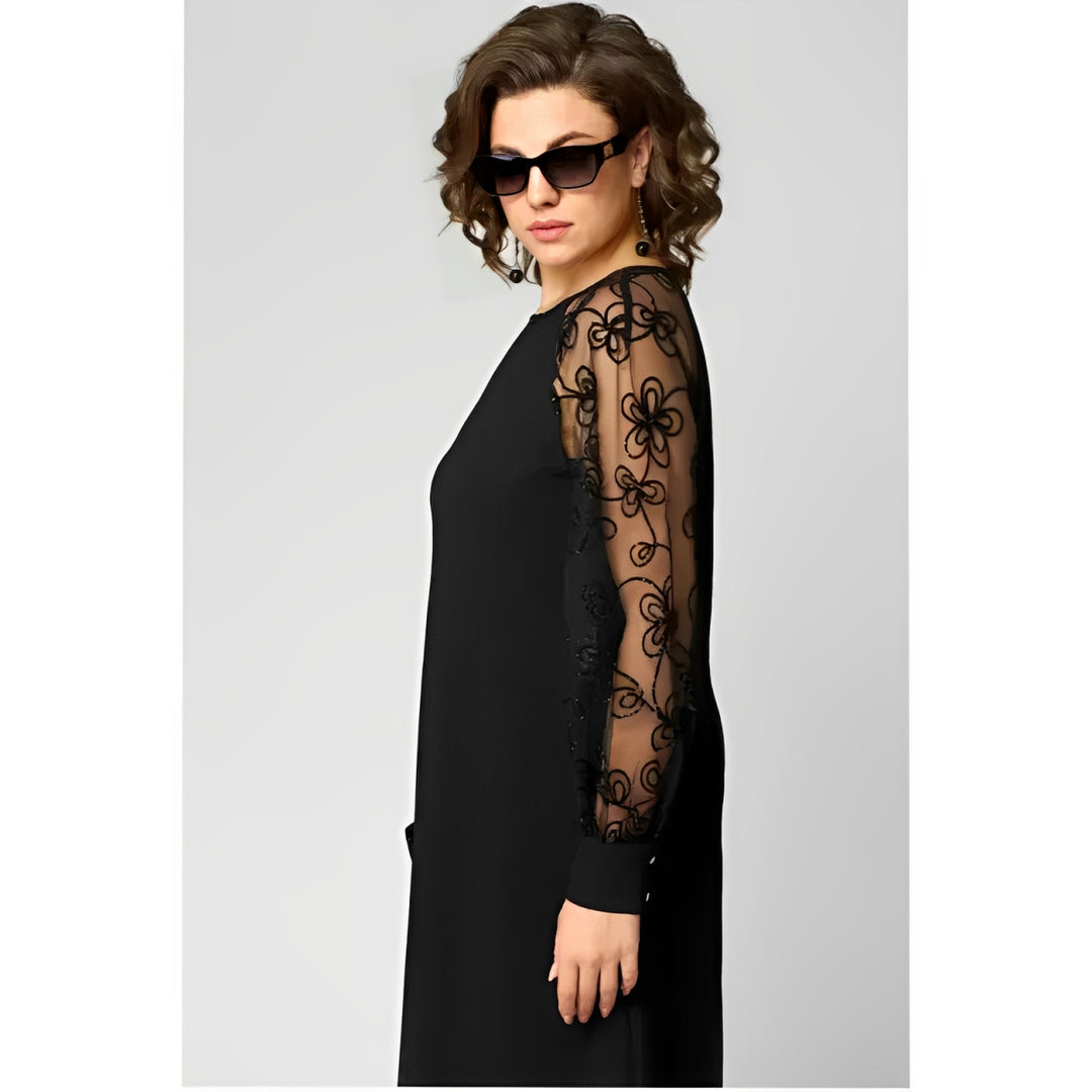 Lisa™ | Lace dress with round neckline and long sleeves